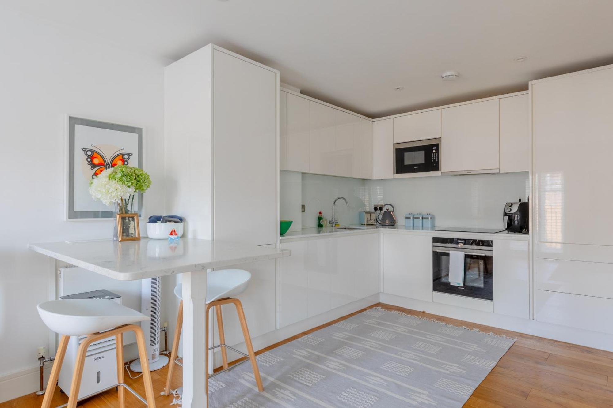 Stylishly Designed 1bd Flat By Regents Park * London